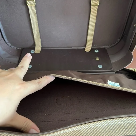 Vintage Luggage/Suitcase 🧳 - Picture 6 of 15